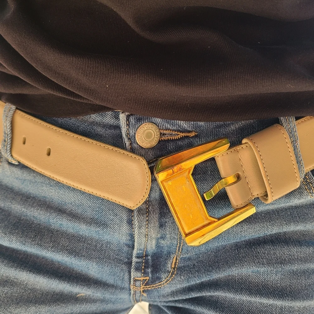Vintage 1988 Liz‎ Claiborne Leather Cream Belt VTG Gold Buckle M